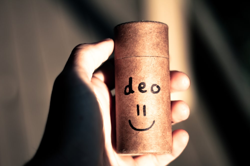 Natural plastic-free deodorant